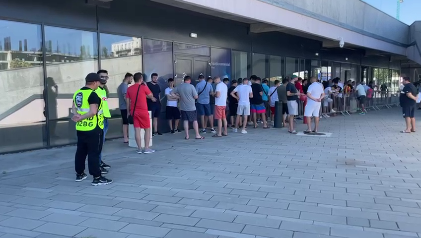 Bătaie pe ultimele bilete la FCSB - CFR Cluj! Fanii s-au strâns sâmbătă dimineață în fața stadionului din Ghencea_10