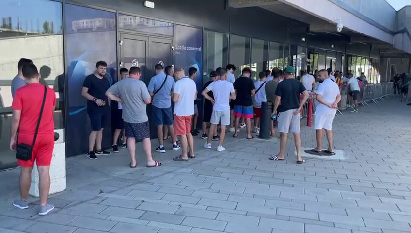 Bătaie pe ultimele bilete la FCSB - CFR Cluj! Fanii s-au strâns sâmbătă dimineață în fața stadionului din Ghencea_36