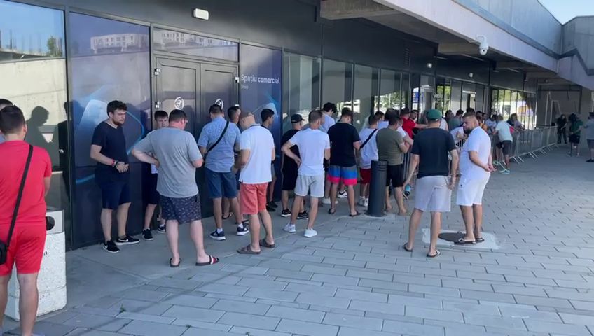 Bătaie pe ultimele bilete la FCSB - CFR Cluj! Fanii s-au strâns sâmbătă dimineață în fața stadionului din Ghencea_39