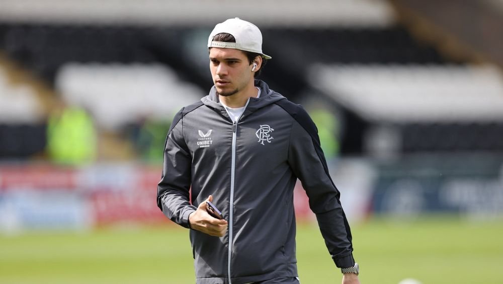 Ianis Hagi, uitat pe bancă la &icirc;nfr&acirc;ngerea șocantă a lui Rangers: Nu &icirc;mi vine să cred!