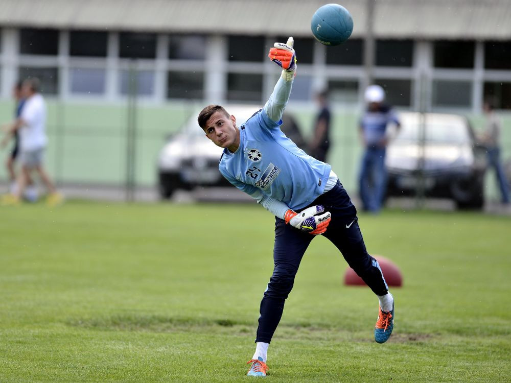 Portarul lui FCSB din 0-5 cu Schalke și 0-4 cu Chelsea a plecat de la Dinamo!