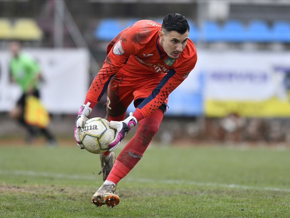 Portarul lui FCSB din 0-5 cu Schalke și 0-4 cu Chelsea a plecat de la Dinamo!_15