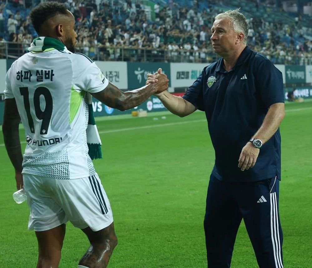 Dan Petrescu a bifat o nouă victorie &icirc;n campionatul din Coreea de Sud. Pe ce loc a ajuns&nbsp;Jeonbuk