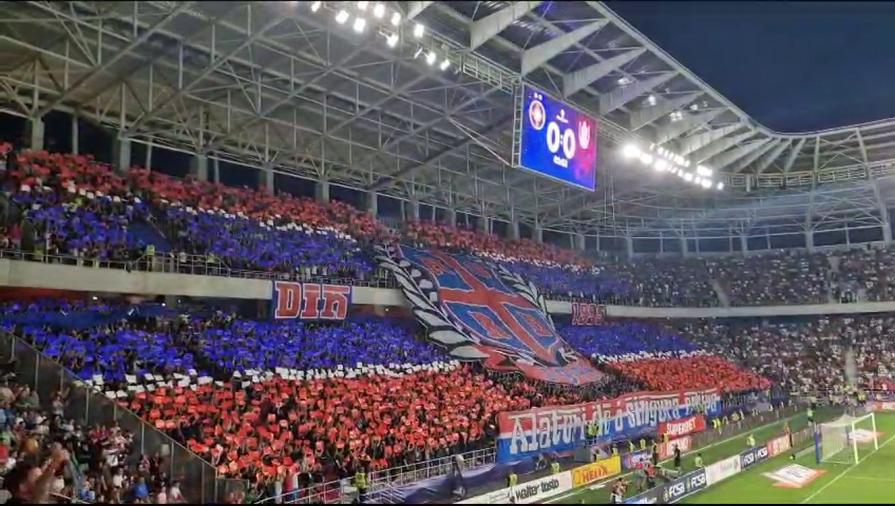 Galeria FCSB a realizat o coregrafie superbă la meciul contra CFR-ului! Mesajul afișat în Ghencea_23