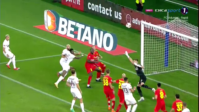 Pantea a urlat de durere. Fundașul de la FCSB s-a izbit violent de bara porții lui Târnovanu_10