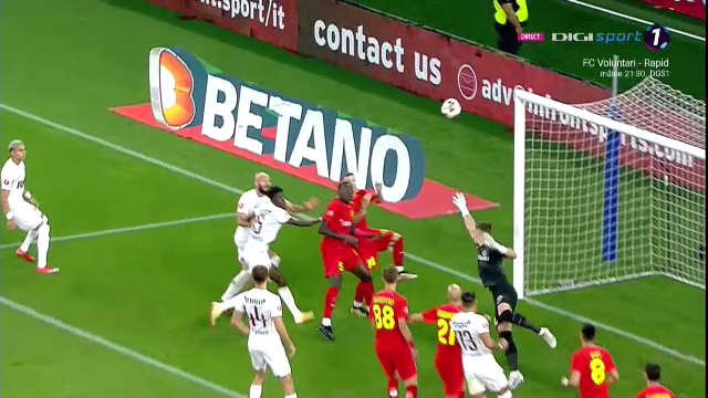 Pantea a urlat de durere. Fundașul de la FCSB s-a izbit violent de bara porții lui Târnovanu_11