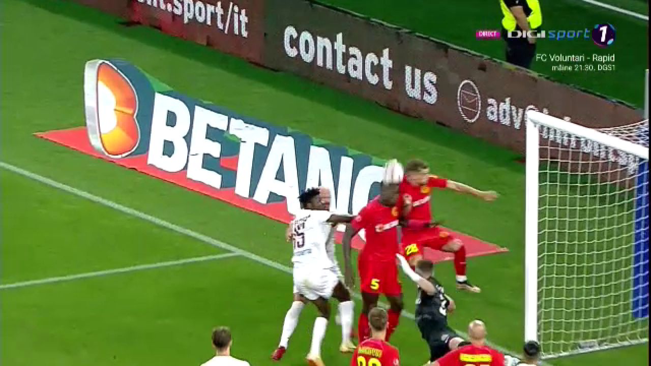 Pantea a urlat de durere. Fundașul de la FCSB s-a izbit violent de bara porții lui Târnovanu_14