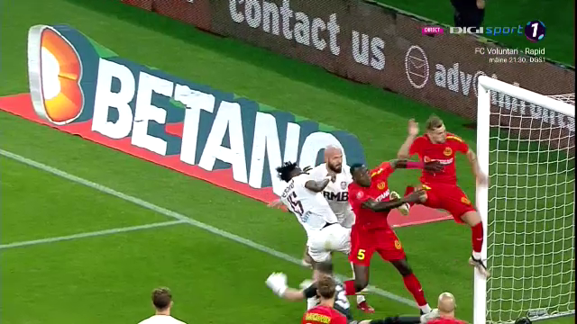Pantea a urlat de durere. Fundașul de la FCSB s-a izbit violent de bara porții lui Târnovanu_16