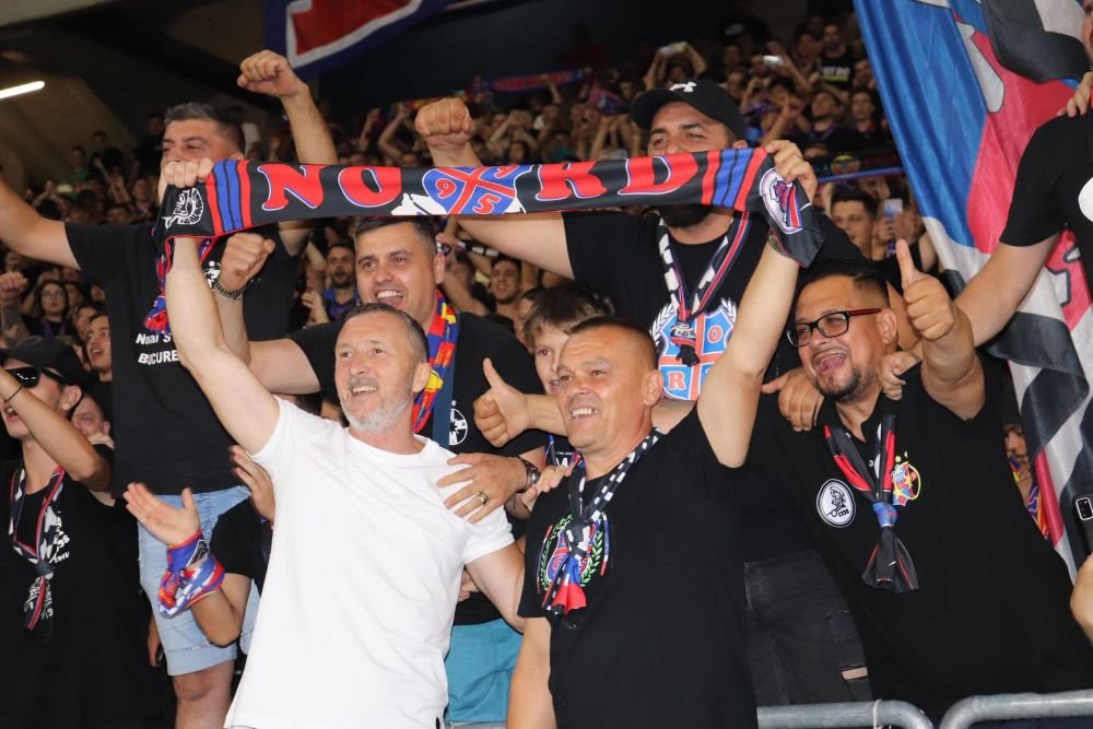 A refuzat să petreacă alături de suporteri! Jucătorul care s-a dus direct la vestiare la finalul meciului cu CFR_4