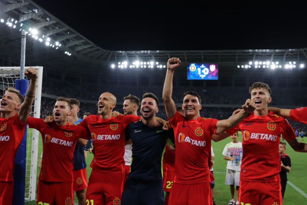 A refuzat să petreacă alături de suporteri! Jucătorul care s-a dus direct la vestiare la finalul meciului cu CFR_10