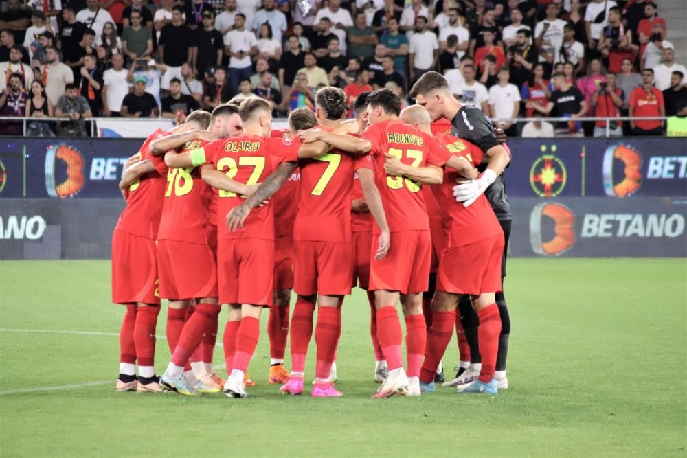Ce a răspuns antrenorul FCSB, după ce a fost întrebat dacă Gigi Becali va veni la meciurile echipei_3