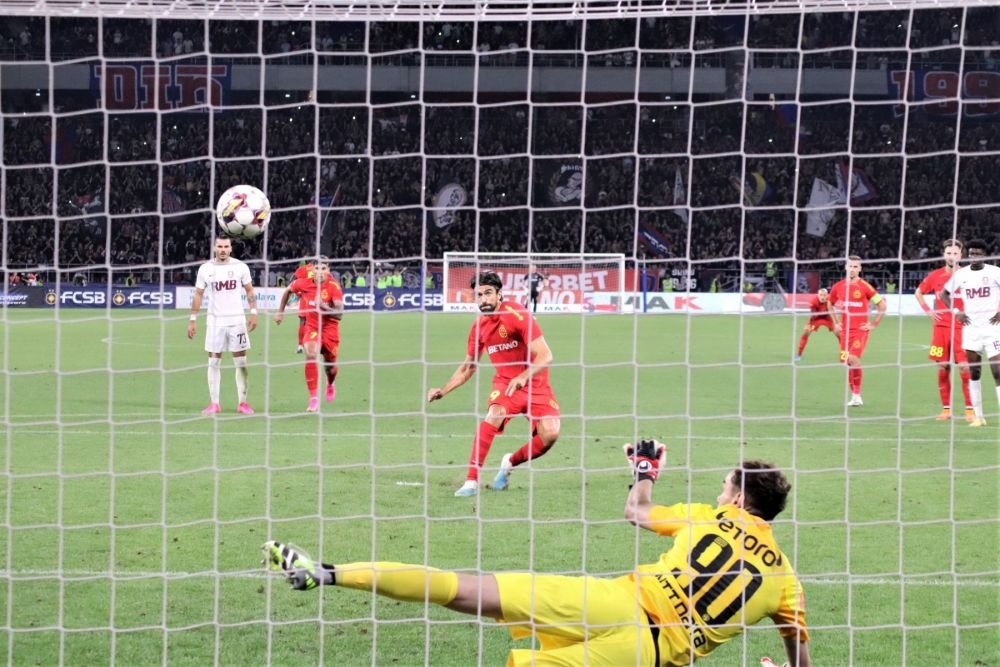 Ce a răspuns antrenorul FCSB, după ce a fost întrebat dacă Gigi Becali va veni la meciurile echipei_5