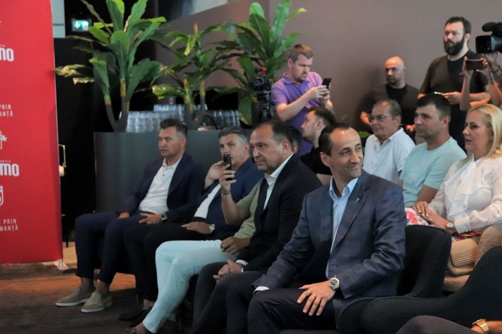 Dinamo și-a prezentat achizițiile spectaculoase. Ce a declarat vedeta adusă de la Barcelona_5