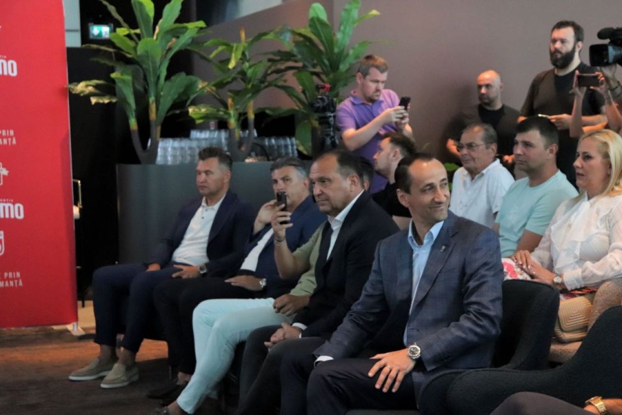 Dinamo și-a prezentat achizițiile spectaculoase. Ce a declarat vedeta adusă de la Barcelona_5