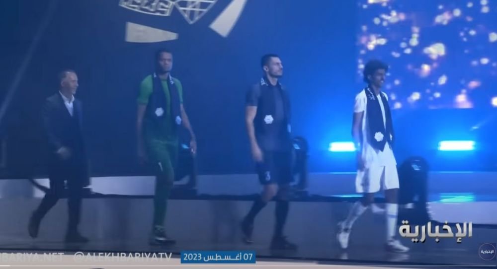 Andrei Burcă și Cosmin Contra, pe scenă cu Benzema, Kante și Gerrard! Imagini spectaculoase de la prezentarea starurilor transferate &icirc;n Arabia Saudită&nbsp;