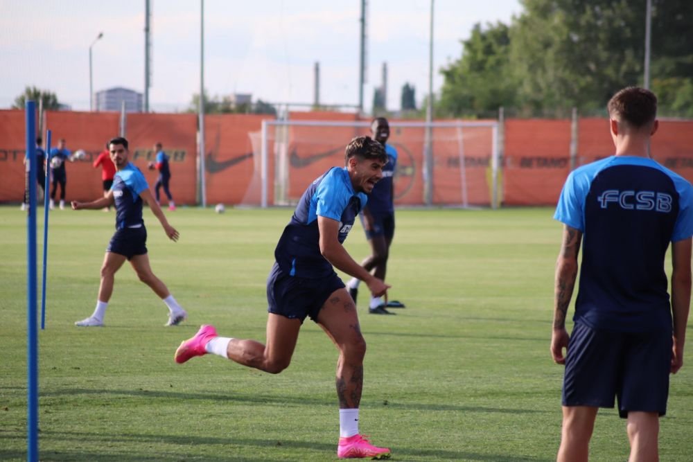 Cele mai tari imagini de la antrenamentul FCSB! Vicecampioana se pregătește de meciul cu FC Nordsjaelland_11