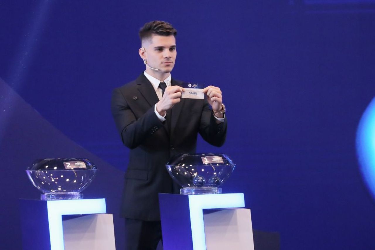 Ianis Hagi nu mai ajunge în Serie A. Lecce l-a transferat pe