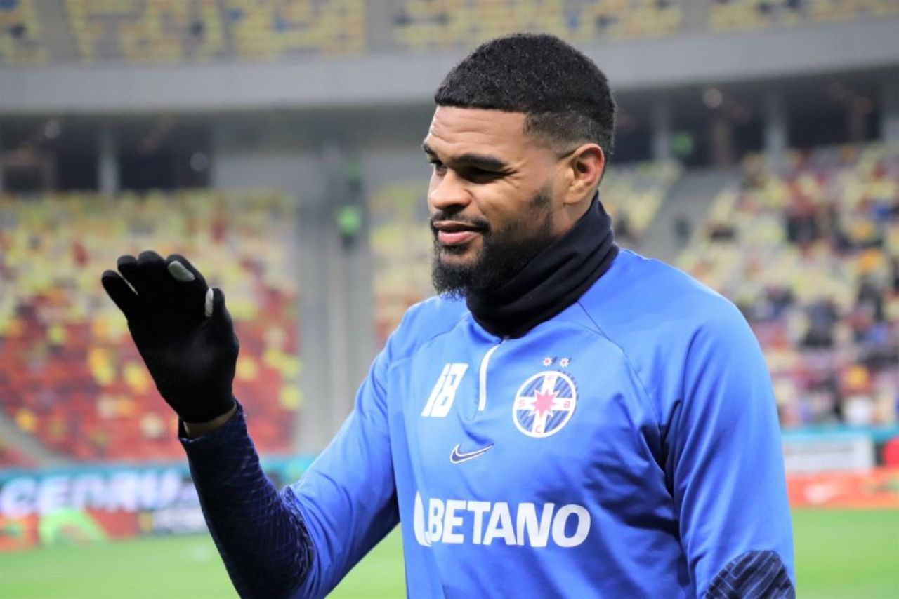 Edjouma, antrenat de Frank de Boer? Echipa Șeicului Mansour, varianta de rezervă, după ce mutarea la Bari a intrat în impas_2