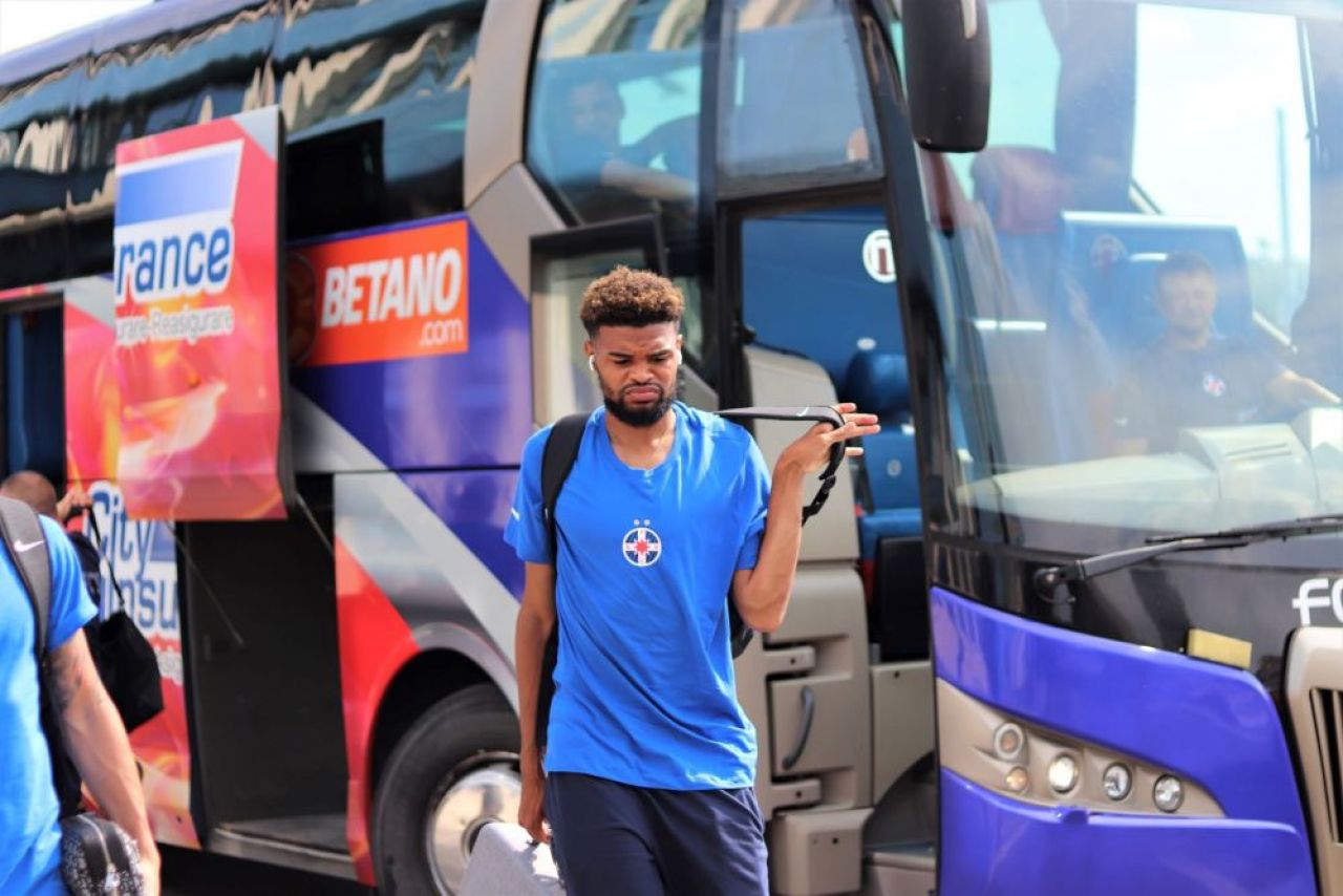 Edjouma, antrenat de Frank de Boer? Echipa Șeicului Mansour, varianta de rezervă, după ce mutarea la Bari a intrat în impas_4
