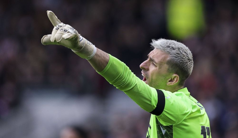 Situație bizară &icirc;n Premier League: și-a &icirc;ntrebat echipa pe Twitter de ce nu joacă