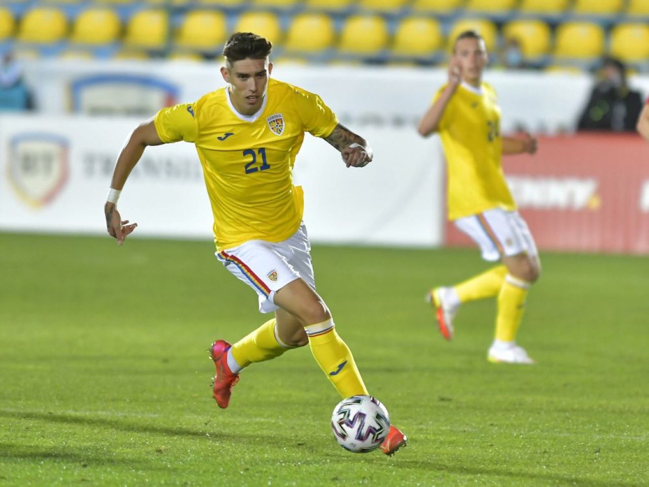 Încă un român în Serie B! Va fi antrenat de fabulosul Cristiano Lucarelli, atacantul comunist din naționala Italiei_9