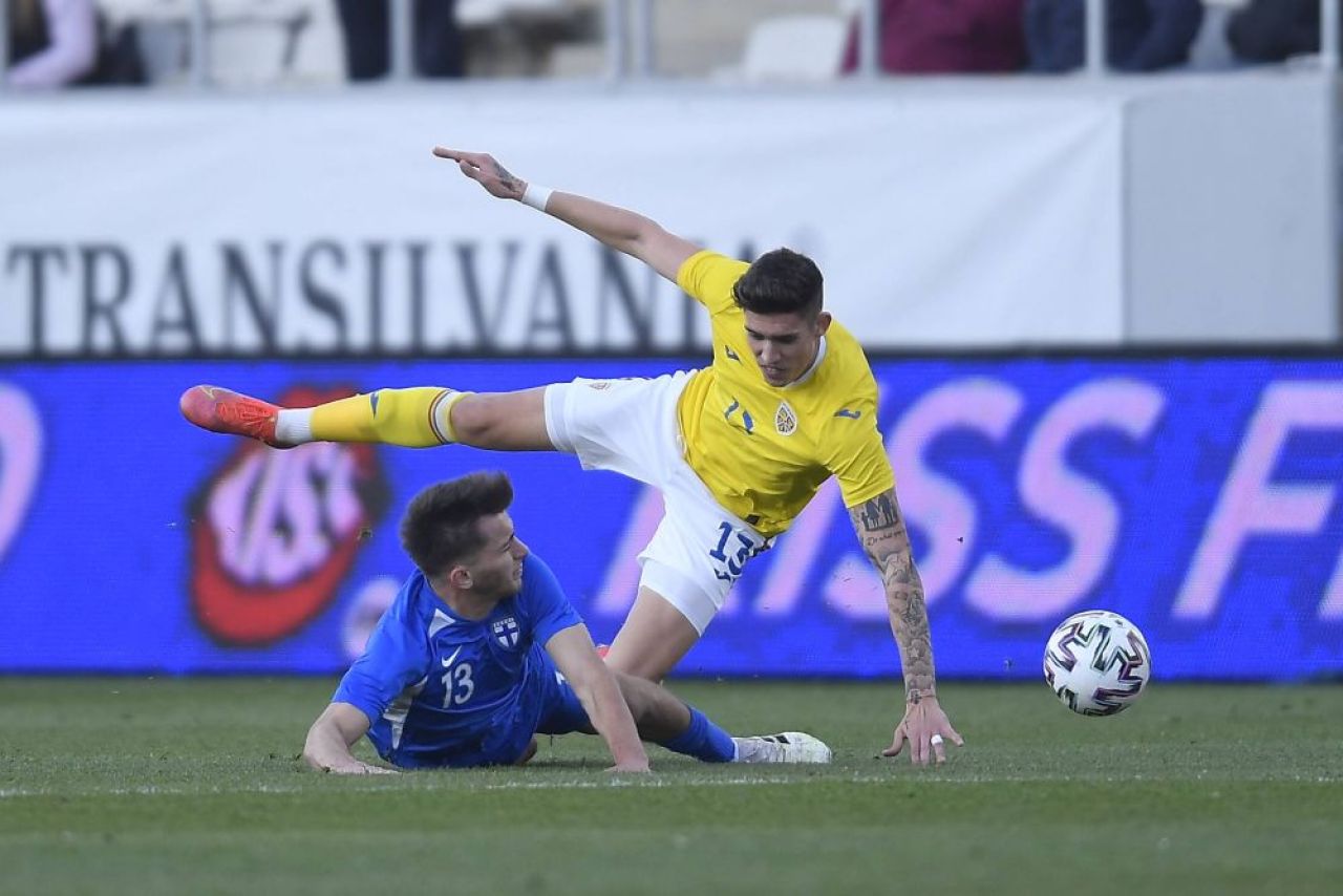 Încă un român în Serie B! Va fi antrenat de fabulosul Cristiano Lucarelli, atacantul comunist din naționala Italiei_11