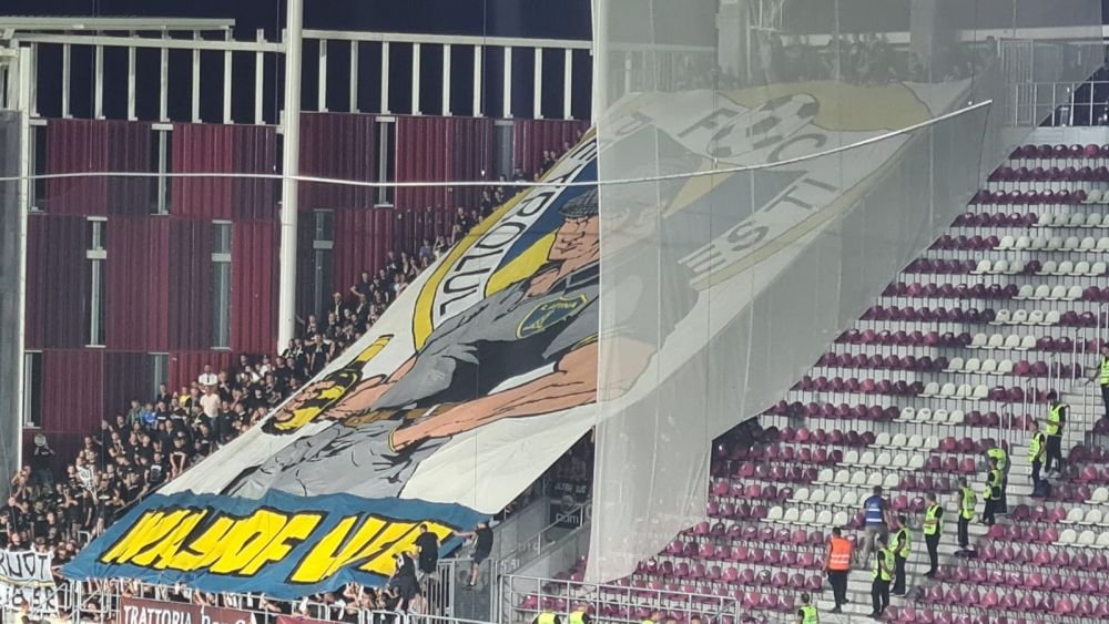 „V-ați pus traista în spinare și ați plecat în deplasare!” Spectacol în Giulești și show pirotehnic în Rapid - Petrolul Ploiești _2
