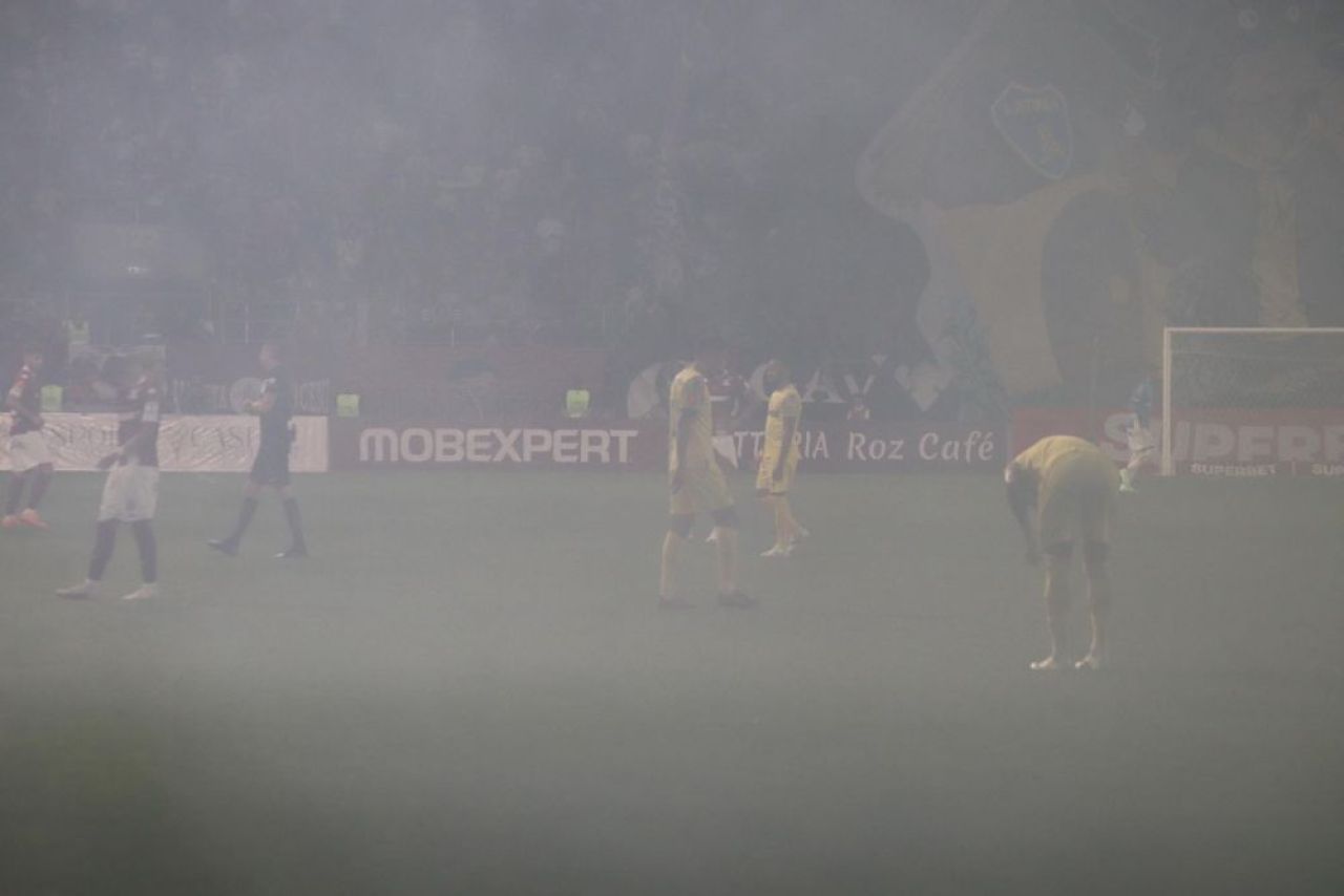 „V-ați pus traista în spinare și ați plecat în deplasare!” Spectacol în Giulești și show pirotehnic în Rapid - Petrolul Ploiești _4