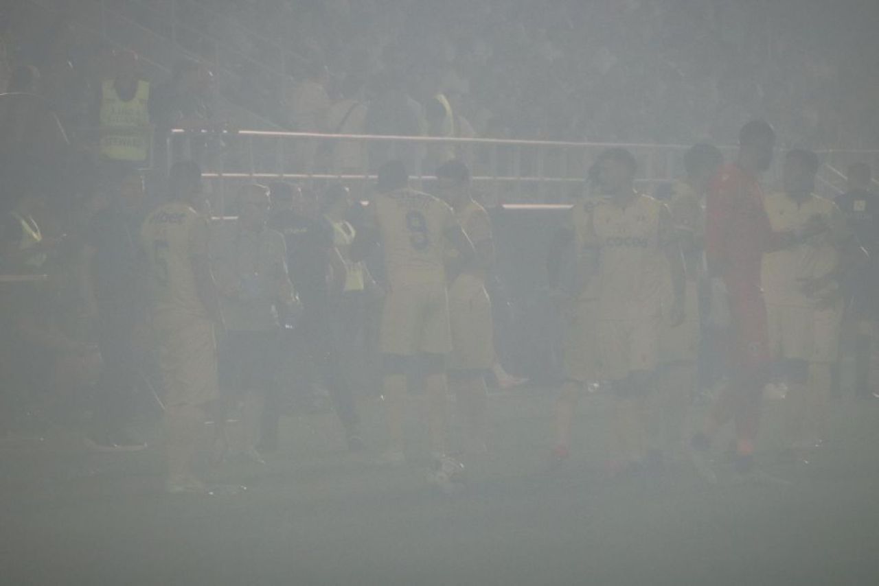 „V-ați pus traista în spinare și ați plecat în deplasare!” Spectacol în Giulești și show pirotehnic în Rapid - Petrolul Ploiești _5