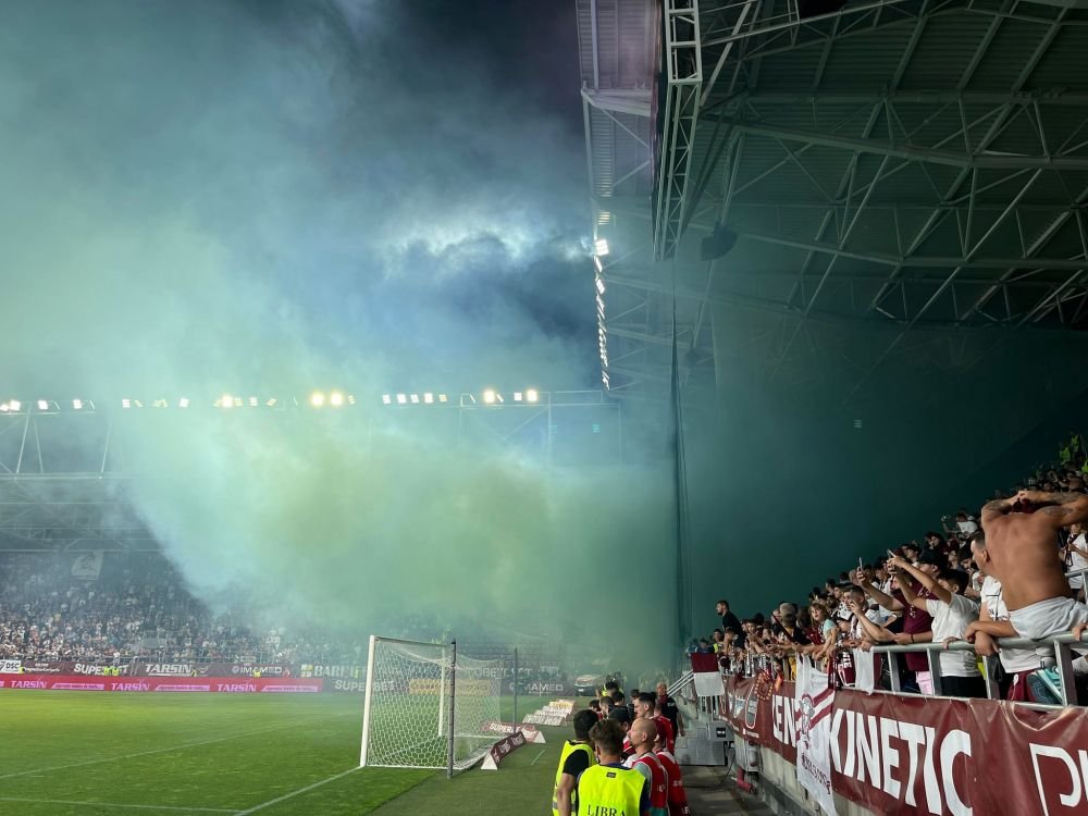 „V-ați pus traista în spinare și ați plecat în deplasare!” Spectacol în Giulești și show pirotehnic în Rapid - Petrolul Ploiești _14