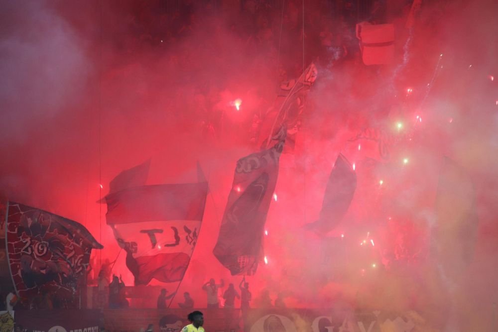 „V-ați pus traista în spinare și ați plecat în deplasare!” Spectacol în Giulești și show pirotehnic în Rapid - Petrolul Ploiești _24