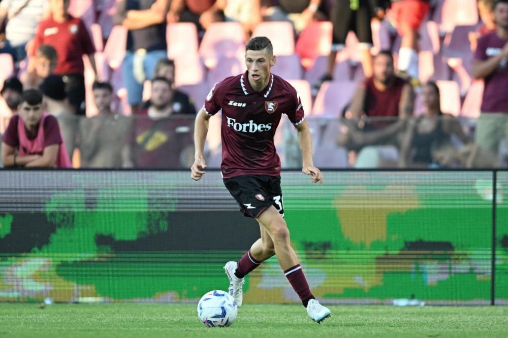 Românul din Serie A ocolit inexplicabil de FRF a debutat oficial la Salernitana! Andres Sfait a jucat ”con grande personalità”_7