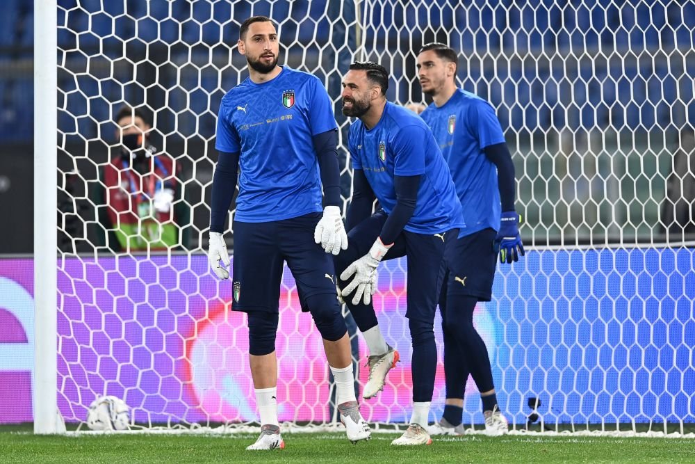 Fostul portar al lui PSG și campion european cu naționala Italiei se transferă la Rapid! A fost prezent &icirc;n Giulești la meciul cu Petrolul