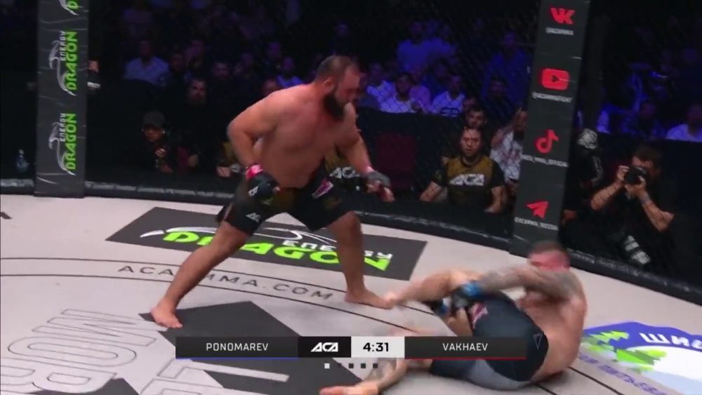 Accidentare brutală în MMA! Și-a rupt piciorul după 40 de secunde și fanii au rămas șocați: „Cea mai rea accidentare văzută vreodată!” Imagini cu puternic impact emoțional_4