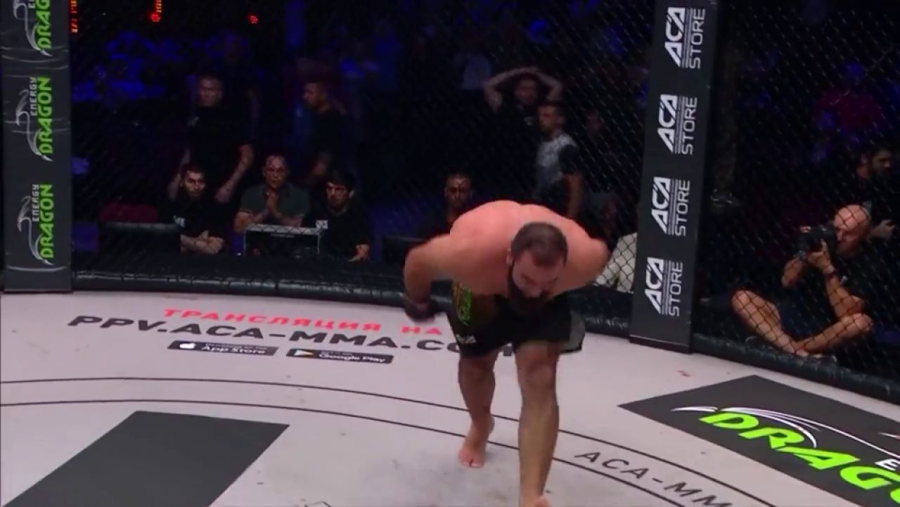 Accidentare brutală în MMA! Și-a rupt piciorul după 40 de secunde și fanii au rămas șocați: „Cea mai rea accidentare văzută vreodată!” Imagini cu puternic impact emoțional_5