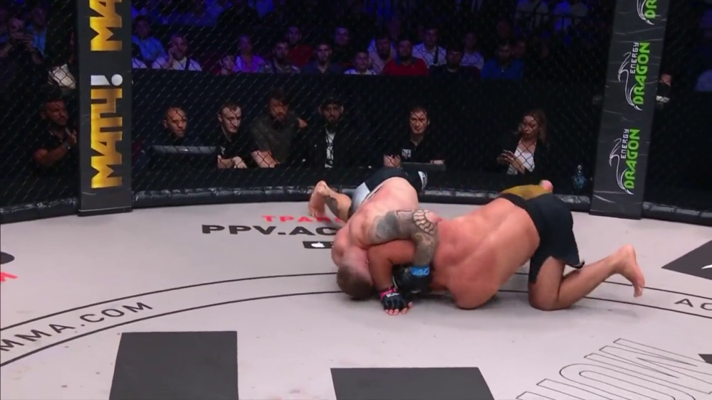 Accidentare brutală în MMA! Și-a rupt piciorul după 40 de secunde și fanii au rămas șocați: „Cea mai rea accidentare văzută vreodată!” Imagini cu puternic impact emoțional_8