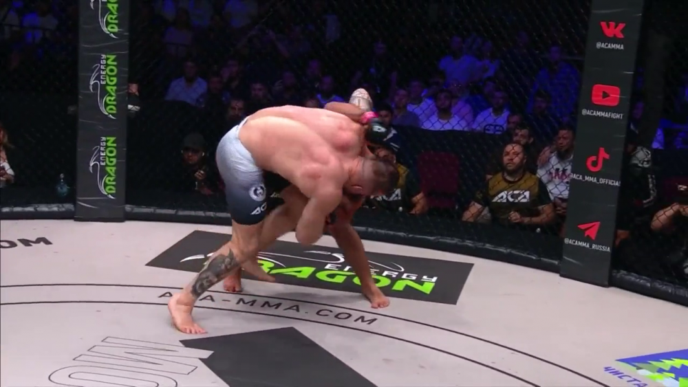 Accidentare brutală în MMA! Și-a rupt piciorul după 40 de secunde și fanii au rămas șocați: „Cea mai rea accidentare văzută vreodată!” Imagini cu puternic impact emoțional_10