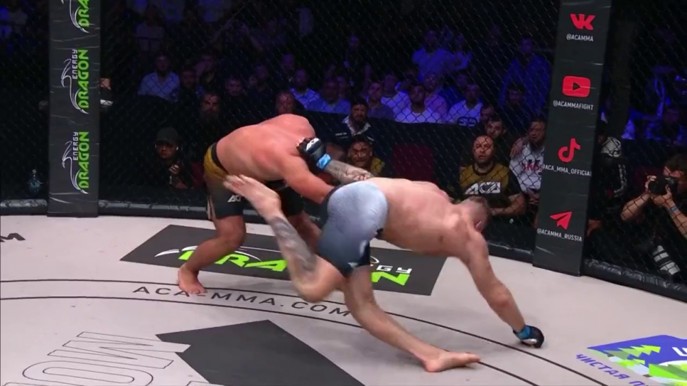 Accidentare brutală în MMA! Și-a rupt piciorul după 40 de secunde și fanii au rămas șocați: „Cea mai rea accidentare văzută vreodată!” Imagini cu puternic impact emoțional_12