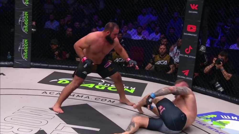 Accidentare brutală în MMA! Și-a rupt piciorul după 40 de secunde și fanii au rămas șocați: „Cea mai rea accidentare văzută vreodată!” Imagini cu puternic impact emoțional_13