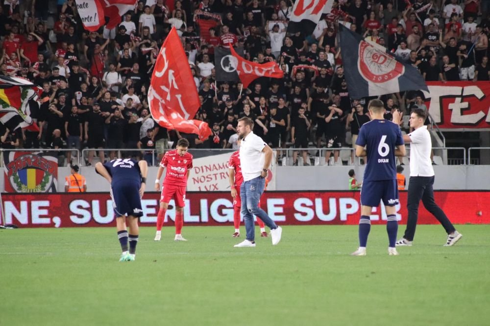 Sprijin de lux pentru Dinamo la meciul cu FC Botoșani! Handbaliștii de top ai lui Xavi Pascual, prezenți pe stadionul Arcul de Triumf _9