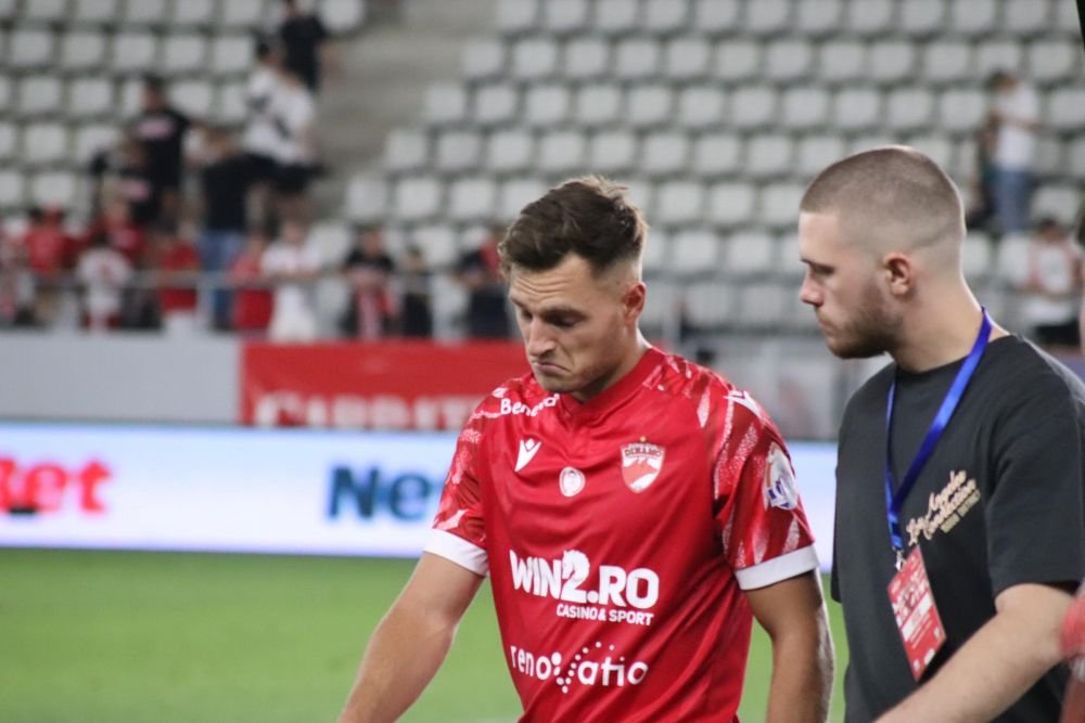 Totul despre Dennis Politic, eroul lui Dinamo: a jucat la Manchester United și la echipa lui David Beckham, a stat accidentat un an și jumătate, a fost legitimat în Serie A și a înscris goluri senzaționale în Anglia_3