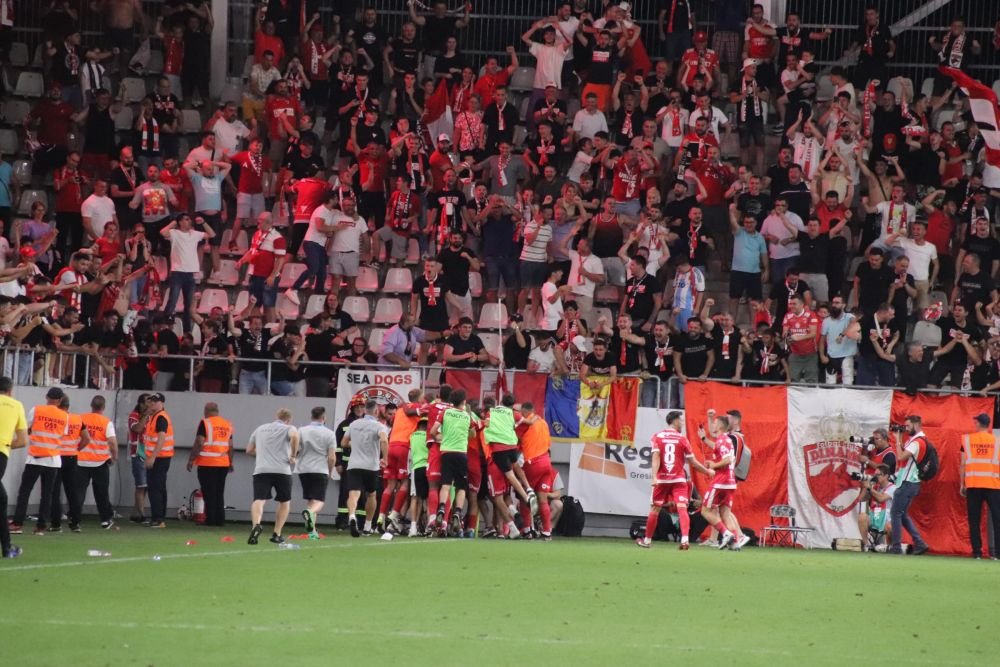 Totul despre Dennis Politic, eroul lui Dinamo: a jucat la Manchester United și la echipa lui David Beckham, a stat accidentat un an și jumătate, a fost legitimat în Serie A și a înscris goluri senzaționale în Anglia_5