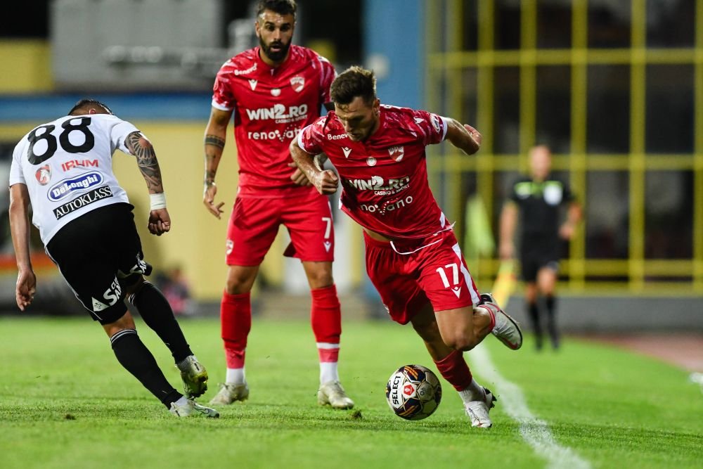 Totul despre Dennis Politic, eroul lui Dinamo: a jucat la Manchester United și la echipa lui David Beckham, a stat accidentat un an și jumătate, a fost legitimat în Serie A și a înscris goluri senzaționale în Anglia_9