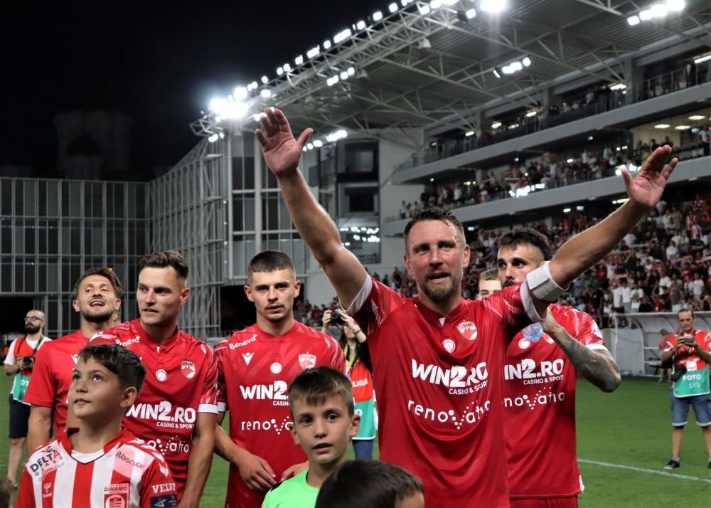 Totul despre Dennis Politic, eroul lui Dinamo: a jucat la Manchester United și la echipa lui David Beckham, a stat accidentat un an și jumătate, a fost legitimat în Serie A și a înscris goluri senzaționale în Anglia_26