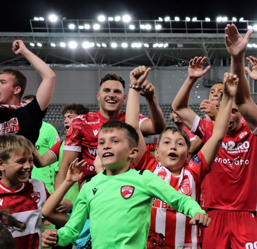 Totul despre Dennis Politic, eroul lui Dinamo: a jucat la Manchester United și la echipa lui David Beckham, a stat accidentat un an și jumătate, a fost legitimat în Serie A și a înscris goluri senzaționale în Anglia_27