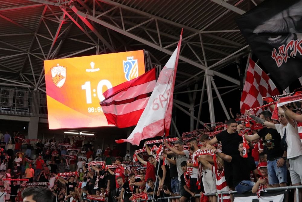 Marius Croitoru, terorizat de fanii lui Dinamo pe banca de rezerve_34