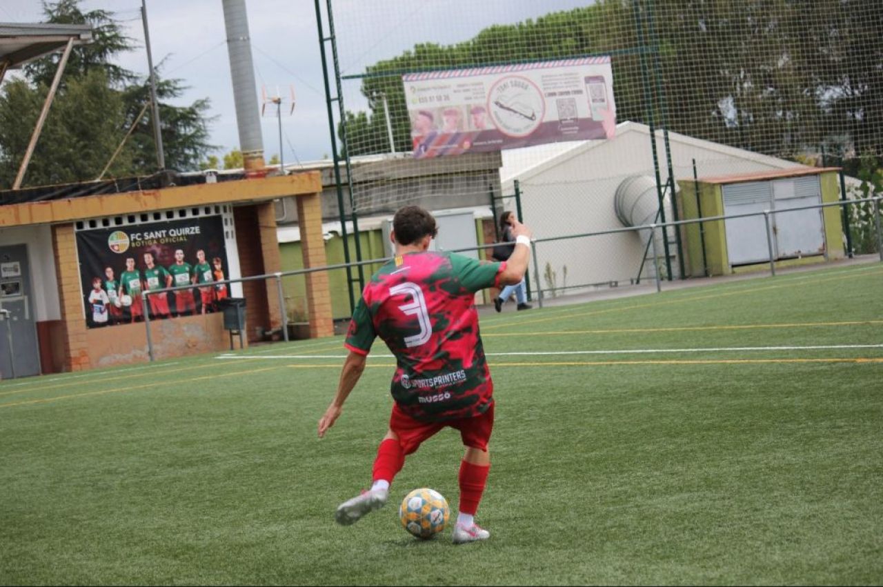 După un deceniu jucat în Barcelona, fostul coleg de la națională al lui Andrei Vlad, Denis Haruț sau Alexandru Mățan s-a transferat în prima ligă din Andorra!_1