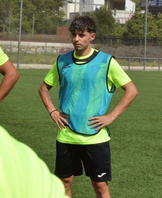 După un deceniu jucat în Barcelona, fostul coleg de la națională al lui Andrei Vlad, Denis Haruț sau Alexandru Mățan s-a transferat în prima ligă din Andorra!_4