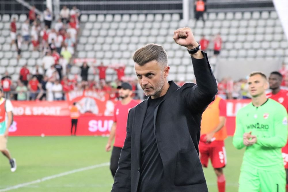 Mister Fashion. Ovidiu Burcă este unul dintre cei mai eleganți antrenori din Superligă_3