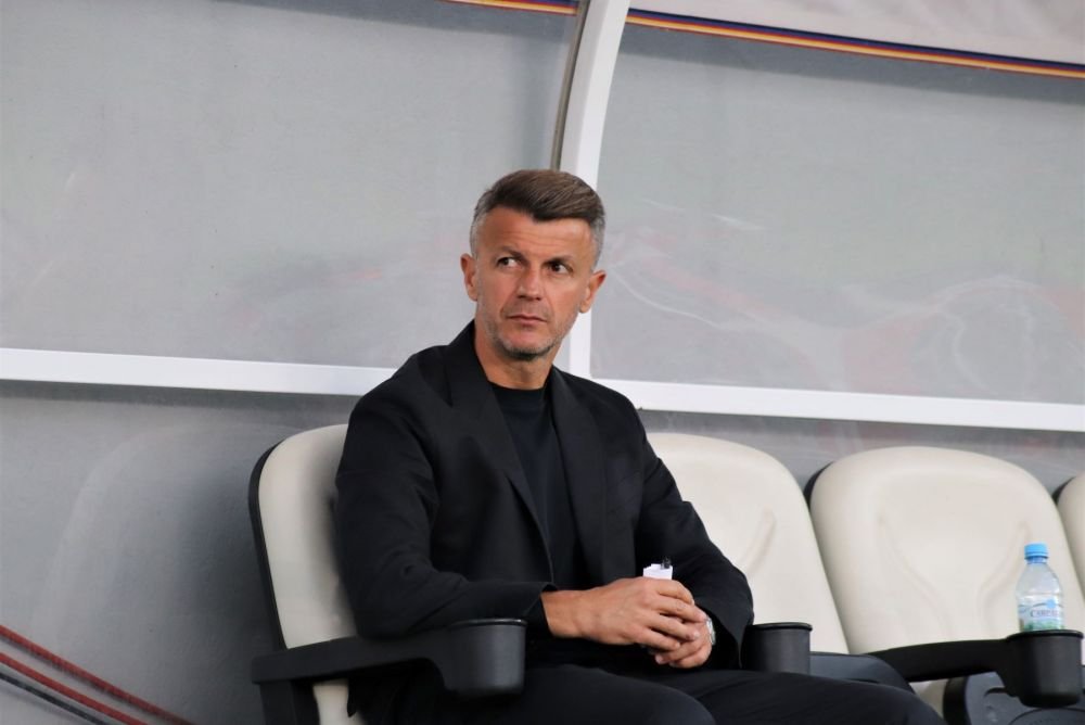 Mister Fashion. Ovidiu Burcă este unul dintre cei mai eleganți antrenori din Superligă_9